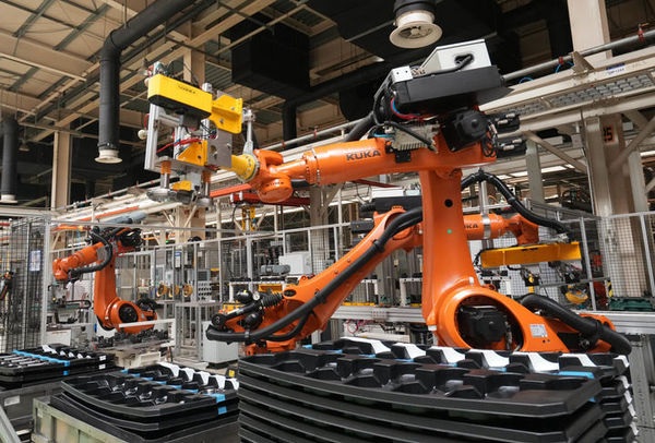 風(fēng)雨洗禮中，中國(guó)智能機(jī)器人產(chǎn)業(yè)的崛起與韌性生長(zhǎng)